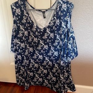 Allegrace | Cold shoulder flowery floral top